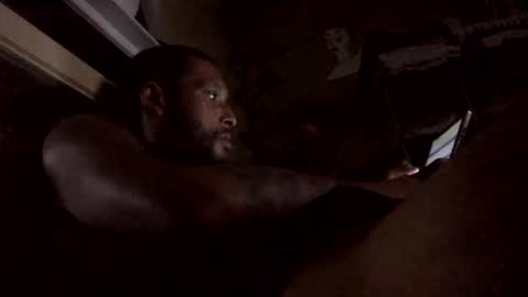 Snapshot of fvvkboyy chatting on October 18, 8:37 am fvvkboyy online show from October 18, 8:37 am