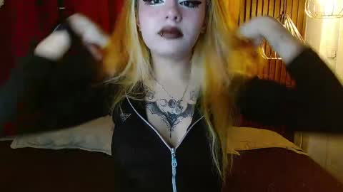 FIRE AND FOX online show from April 6, 7:59 pm