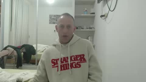 Snapshot of g10303 chatting on February 24, 3:37 am g103031910303 online show from February 24, 3:37 am