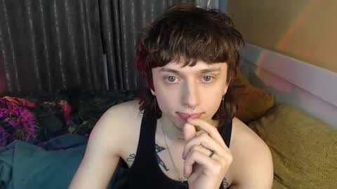 Ian online show from November 15, 9:43 pm