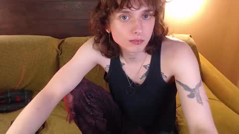 Snapshot of g1vememoney chatting on February 20, 6:26 am Ian online show from February 20, 6:26 am