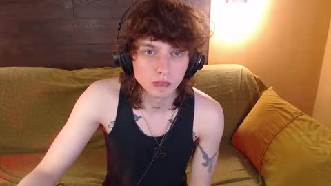 Snapshot of g1vememoney chatting on February 24, 4:43 am Ian online show from February 24, 4:43 am