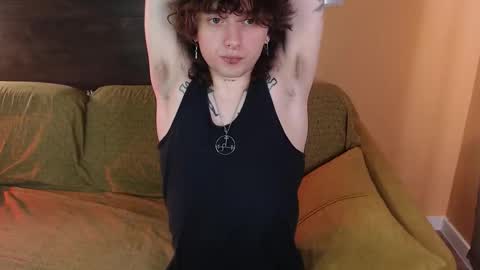 Snapshot of g1vememoney chatting on March 25, 9:59 am Ian online show from March 25, 9:59 am