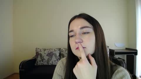 Snapshot of gabby_di chatting on December 2, 8:41 am Jaklin online show from December 2, 8:41 am