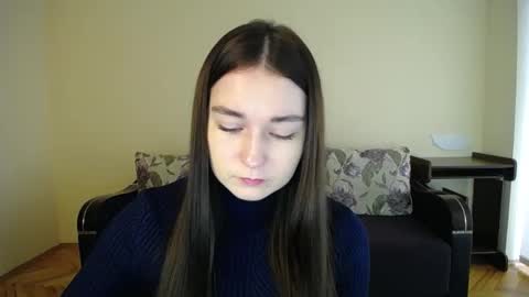 Snapshot of gabby_di chatting on December 8, 9:02 am Jaklin online show from December 8, 9:02 am