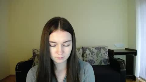 Snapshot of gabby_di chatting on December 10, 12:38 pm Jaklin online show from December 10, 12:38 pm