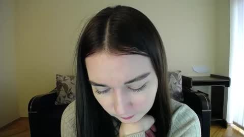 Snapshot of gabby_di chatting on December 11, 9:09 am Jaklin online show from December 11, 9:09 am