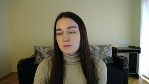 Snapshot of gabby_di chatting on December 11, 12:12 pm Jaklin online show from December 11, 12:12 pm