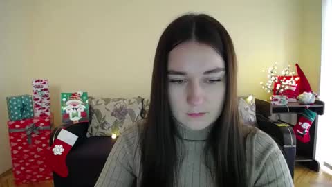 Snapshot of gabby_di chatting on December 20, 9:11 am Jaklin online show from December 20, 9:11 am