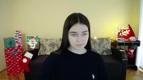 Snapshot of gabby_di chatting on December 24, 9:39 am Jaklin online show from December 24, 9:39 am