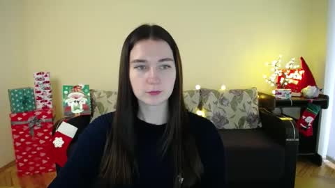 Snapshot of gabby_di chatting on December 25, 12:37 pm Jaklin online show from December 25, 12:37 pm