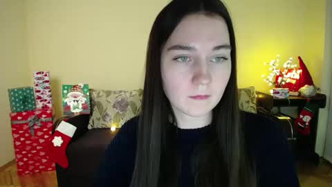 Snapshot of gabby_di chatting on December 25, 3:38 pm Jaklin online show from December 25, 3:38 pm