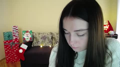 Snapshot of gabby_di chatting on December 27, 10:01 am Jaklin online show from December 27, 10:01 am