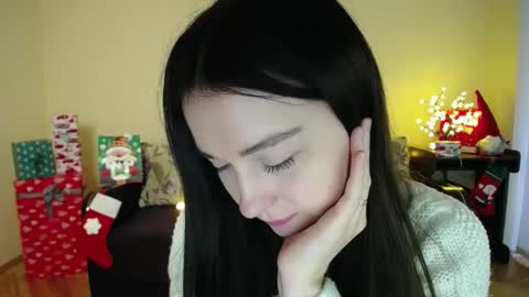 Snapshot of gabby_di chatting on December 27, 1:28 pm Jaklin online show from December 27, 1:28 pm