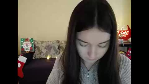 Snapshot of gabby_di chatting on January 5, 12:31 pm Jaklin online show from January 5, 12:31 pm