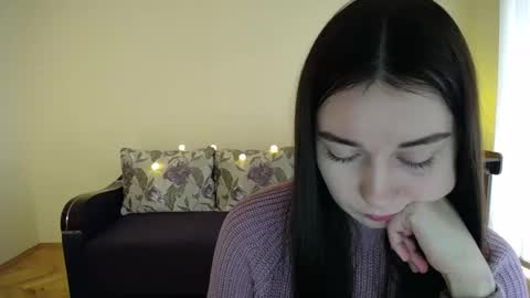 Snapshot of gabby_di chatting on January 10, 12:04 pm Jaklin online show from January 10, 12:04 pm
