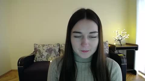 Snapshot of gabby_di chatting on January 13, 12:02 pm Jaklin online show from January 13, 12:02 pm