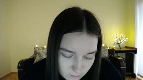 Snapshot of gabby_di chatting on January 16, 12:09 pm Jaklin online show from January 16, 12:09 pm