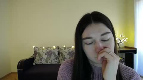 Snapshot of gabby_di chatting on January 17, 12:42 pm Jaklin online show from January 17, 12:42 pm