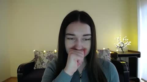 Snapshot of gabby_di chatting on January 18, 9:02 am Jaklin online show from January 18, 9:02 am