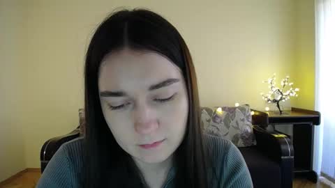 Snapshot of gabby_di chatting on January 18, 12:04 pm Jaklin online show from January 18, 12:04 pm