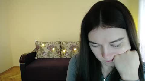 Snapshot of gabby_di chatting on January 27, 12:37 pm Jaklin online show from January 27, 12:37 pm