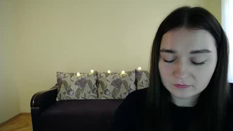Snapshot of gabby_di chatting on February 1, 12:05 pm Jaklin online show from February 1, 12:05 pm