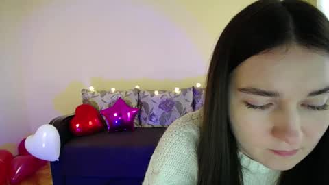 Snapshot of gabby_di chatting on February 11, 12:27 pm Jaklin online show from February 11, 12:27 pm