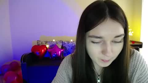 Snapshot of gabby_di chatting on February 14, 12:25 pm Jaklin online show from February 14, 12:25 pm