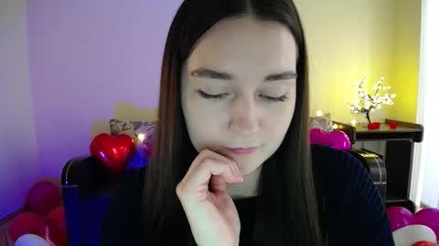 Snapshot of gabby_di chatting on February 18, 1:00 pm Jaklin online show from February 18, 1:00 pm