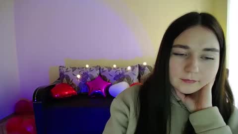Snapshot of gabby_di chatting on February 20, 12:15 pm Jaklin online show from February 20, 12:15 pm