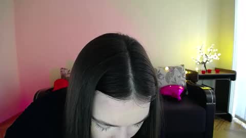 Snapshot of gabby_di chatting on February 23, 10:06 am Jaklin online show from February 23, 10:06 am