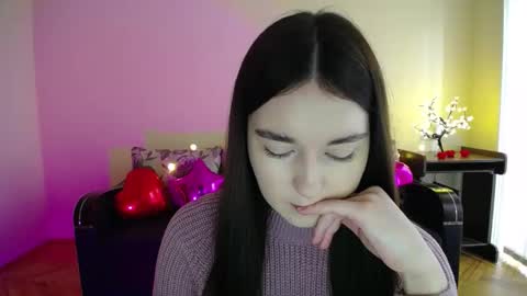 Snapshot of gabby_di chatting on February 26, 8:59 am Jaklin online show from February 26, 8:59 am