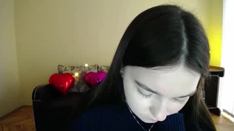 Snapshot of gabby_di chatting on February 28, 12:09 pm Jaklin online show from February 28, 12:09 pm