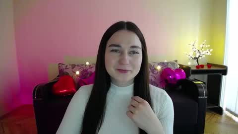 Snapshot of gabby_di chatting on March 5, 9:05 am Jaklin online show from March 5, 9:05 am