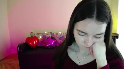 Snapshot of gabby_di chatting on March 7, 10:45 am Jaklin online show from March 7, 10:45 am