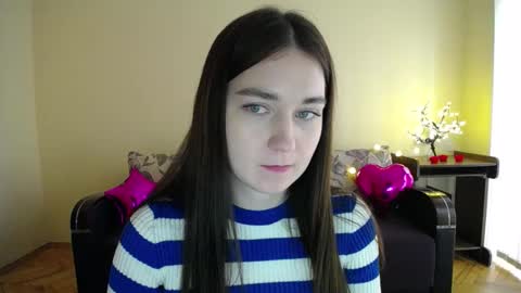 Snapshot of gabby_di chatting on March 11, 12:06 pm Jaklin online show from March 11, 12:06 pm