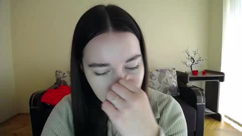 Snapshot of gabby_di chatting on October 3, 8:11 am Jaklin online show from October 3, 8:11 am