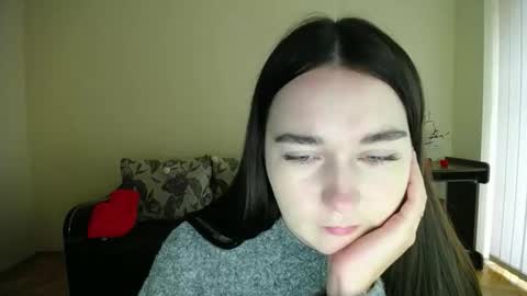 Snapshot of gabby_di chatting on October 9, 8:23 am Jaklin online show from October 9, 8:23 am