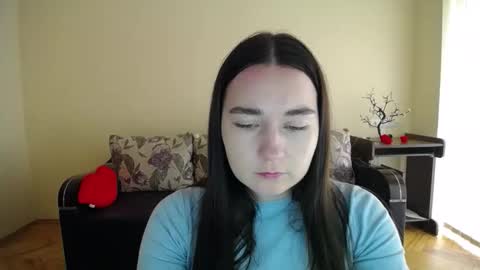 Snapshot of gabby_di chatting on October 12, 8:46 am Jaklin online show from October 12, 8:46 am