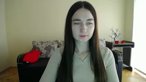 Snapshot of gabby_di chatting on October 24, 9:06 am Jaklin online show from October 24, 9:06 am