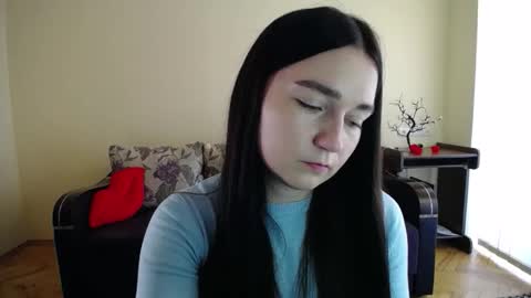 Snapshot of gabby_di chatting on October 31, 9:21 am Jaklin online show from October 31, 9:21 am