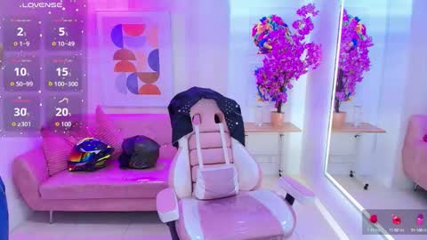 Snapshot of gabby_evanns chatting on September 27, 12:10 pm gabby_evanns online show from September 27, 12:10 pm