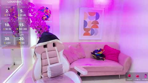 Snapshot of gabby_evanns chatting on October 14, 11:55 am gabby_evanns online show from October 14, 11:55 am