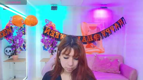 Snapshot of gabby_evanns chatting on October 31, 11:55 am gabby_evanns online show from October 31, 11:55 am