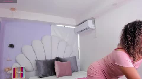 Snapshot of gabby_foox chatting on April 1, 9:23 pm Gaby Fox online show from April 1, 9:23 pm