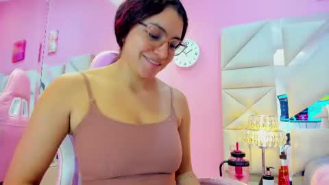Snapshot of gabby_monroe chatting on July 15, 12:10 pm Gabby online show from July 15, 12:10 pm