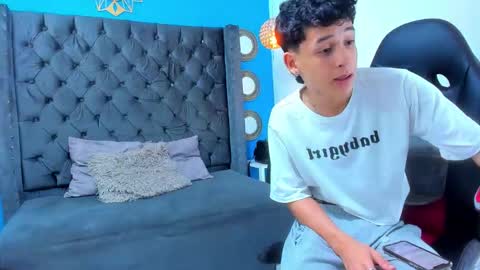 Snapshot of gabito_shellby chatting on October 27, 5:33 am gabito_shellby online show from October 27, 5:33 am