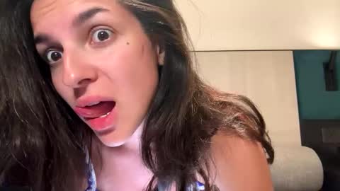 Snapshot of gabri_baby chatting on November 5, 4:07 pm The next stream in car 1 december 10pm time in France online show from November 5, 4:07 pm