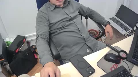 Snapshot of gabriel9_2003 chatting on March 23, 11:25 am gabriel9_2003 online show from March 23, 11:25 am